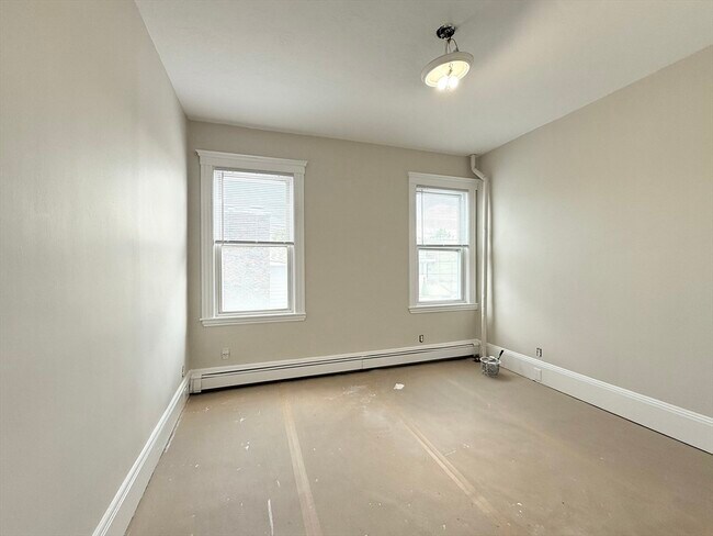 Building Photo - 34 Tapley Ave