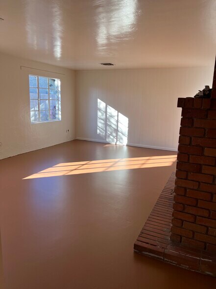 Building Photo - 336 S Roosevelt St