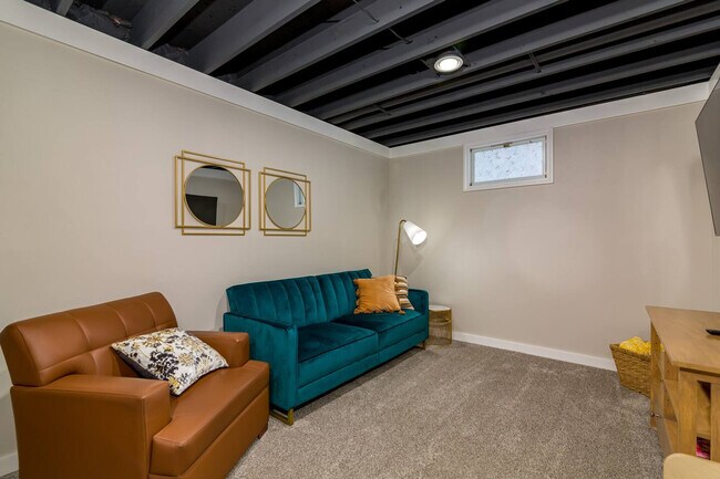 Building Photo - 10268 Cleveland Rd