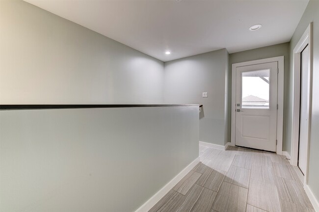 Building Photo - 1211 Thompson St