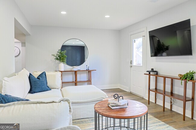 Building Photo - 2184 Skye Isles Pass SE