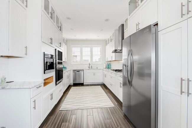 Building Photo - 9416 Amherst Ave