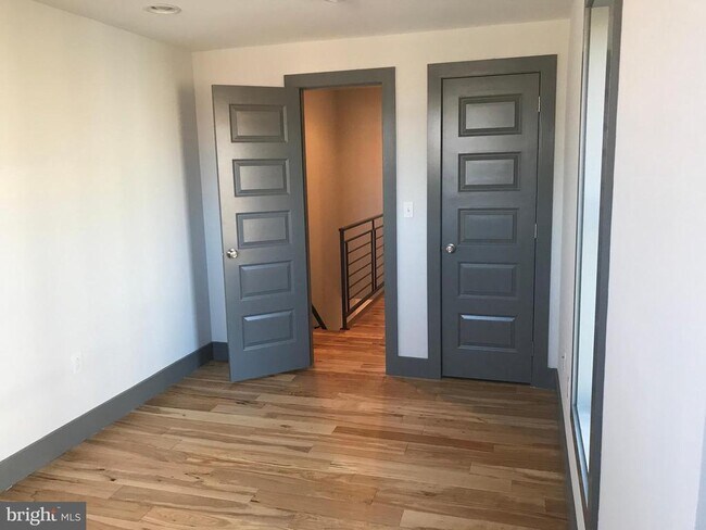 Building Photo - 1829 N Ringgold St