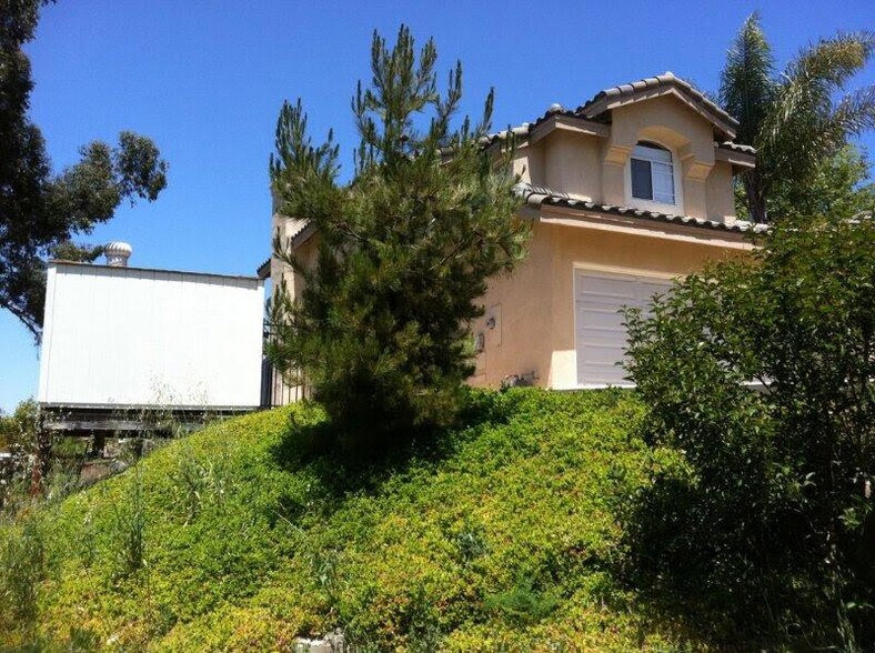 Building Photo - 601 Aliento Ct