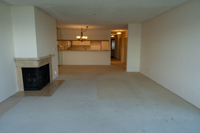 Building Photo - 2Bd/2Ba Seattle Condo