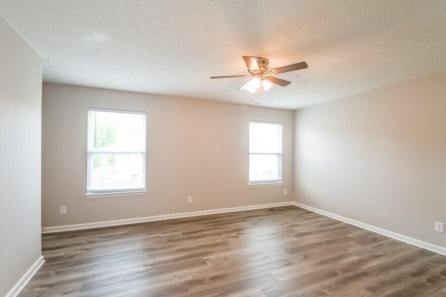 Building Photo - 11351 Long Lake Ln.