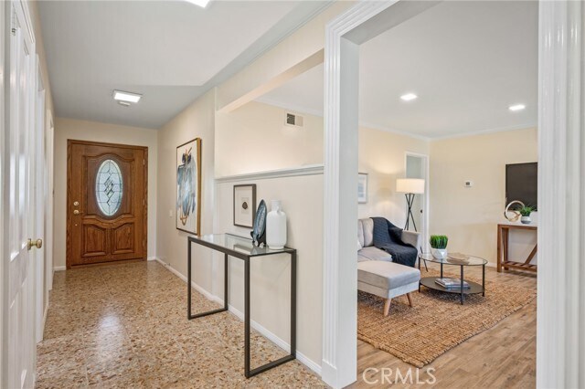 Building Photo - 1557 Granvia Altamira