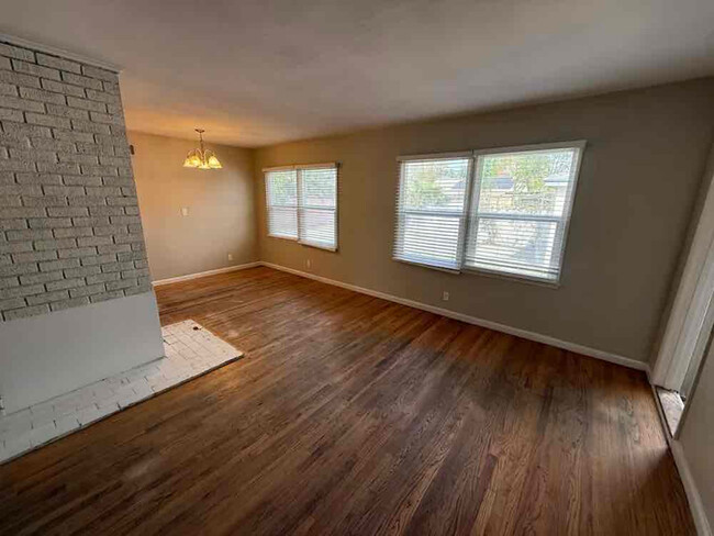 Building Photo - 7860 Sunny Brae Ave