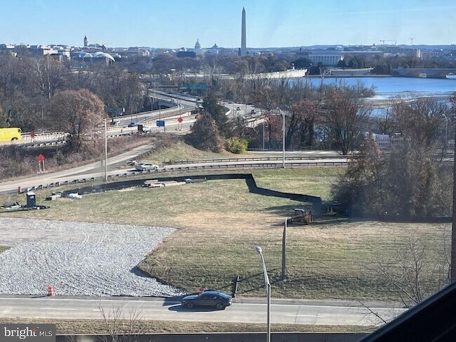 Building Photo - 1011 Arlington Blvd