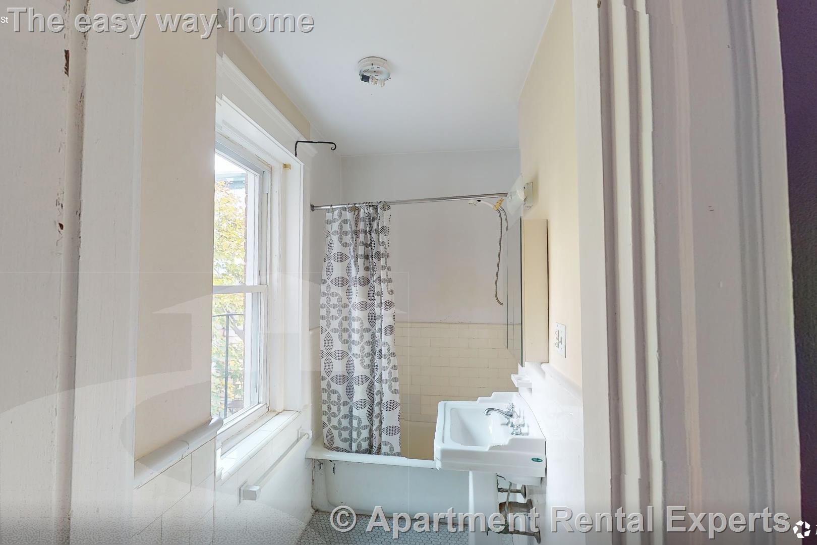 Building Photo - 11 Gray St