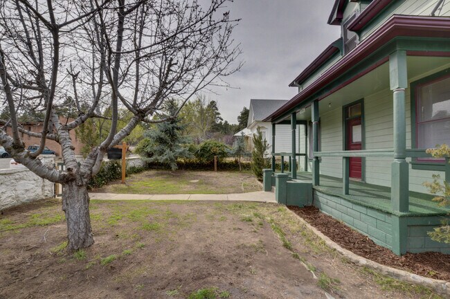 Building Photo - 114 N Willow St