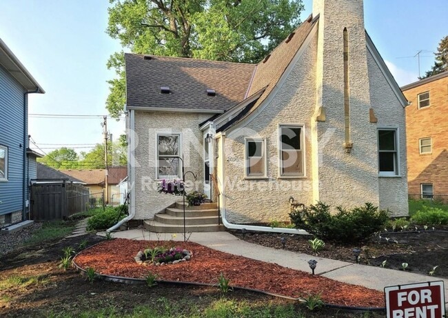 Building Photo - 2036 Iglehart Ave