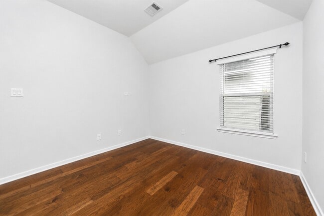Building Photo - 24427 Ranchwood Springs Ln