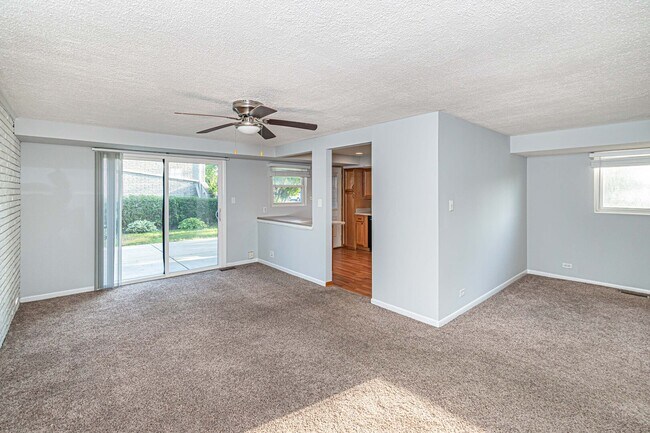 Building Photo - 1403 E Lillian Ave