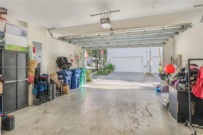 Building Photo - 6671 NW 105th Pl