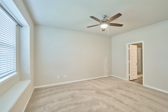 Building Photo - 2460 Shellcracker Dr