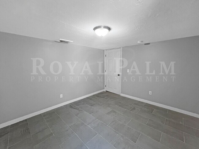 Building Photo - 1615 Evans Ave