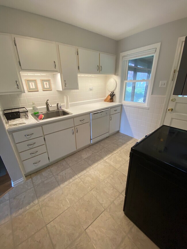 Kitchen view from Dining Room - 524 Laven del Ln