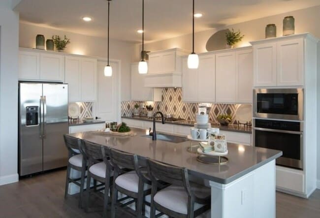 Building Photo - 1412 Kurelek Dr