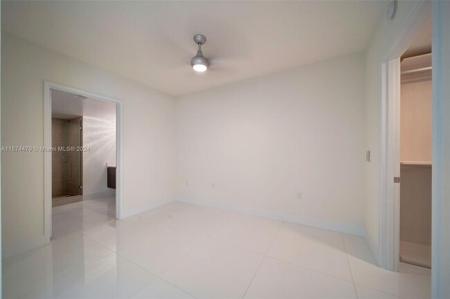 Building Photo - 300 Sunny Isles Blvd