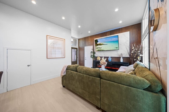 Building Photo - 1219 Denver Ln