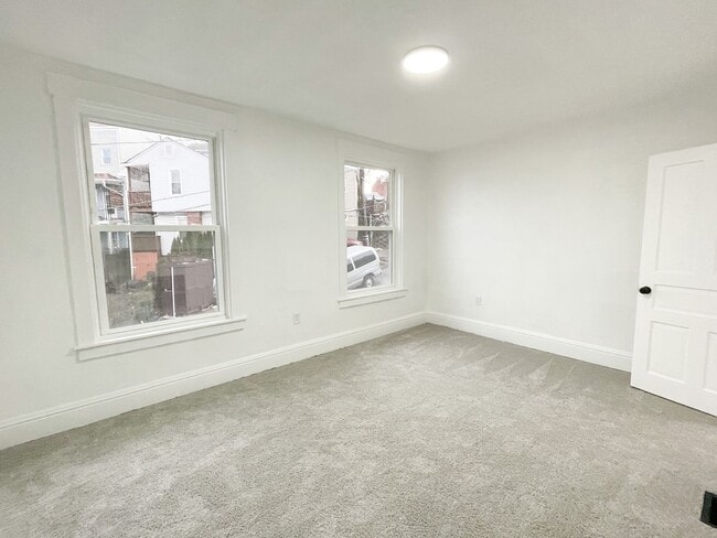 Building Photo - 949 Freeland St