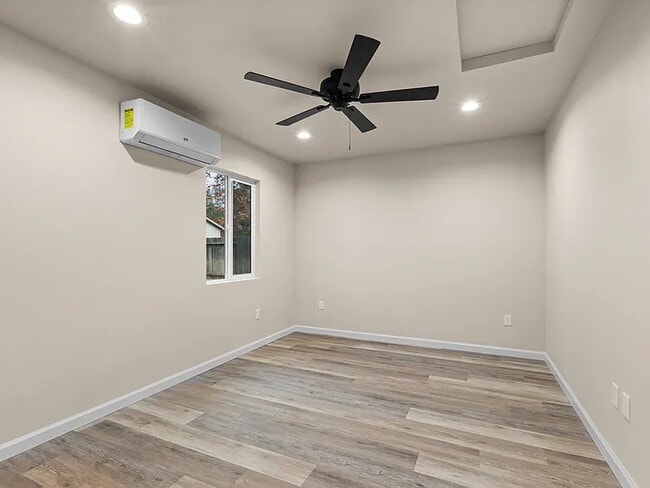 Building Photo - 1032 Pendegast St