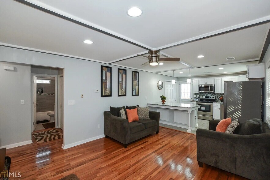 Building Photo - Room in House on Pelton Pl NW