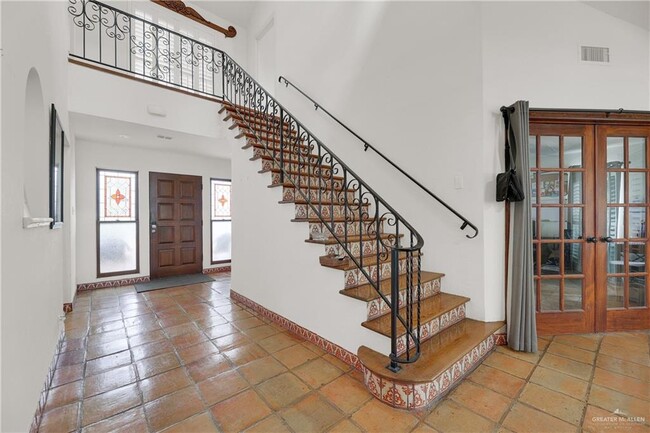 Building Photo - 24 Sunflower Ave