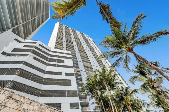 Building Photo - 335 S Biscayne Blvd