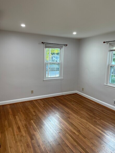 Building Photo - 2602 Linwood Rd