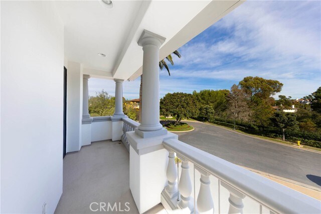 Building Photo - 7 Vista Luci