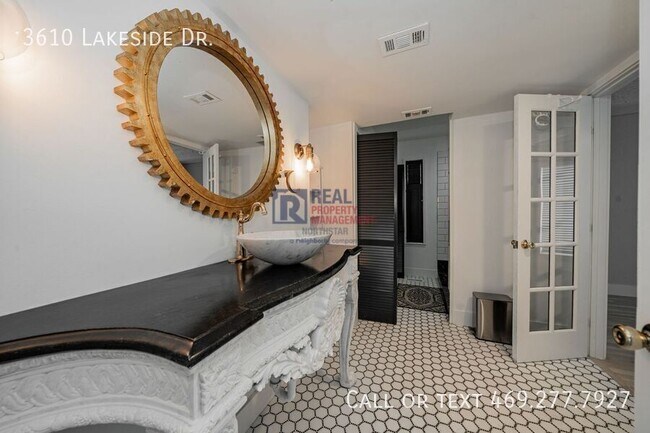 Building Photo - 3610 Lakeside Dr