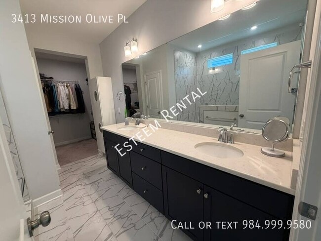 Building Photo - 3413 Mission Olive Pl