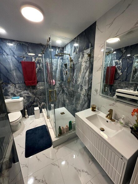 Building Photo - 4557 Luxemburg Ct