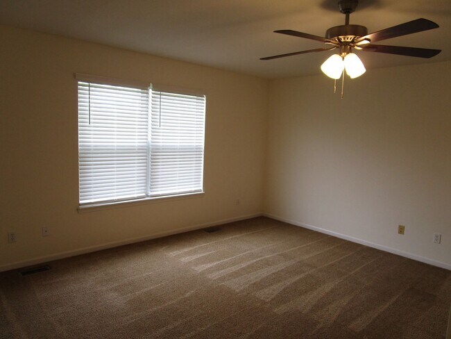 Building Photo - 3538-3540-3540 Prescott Dr