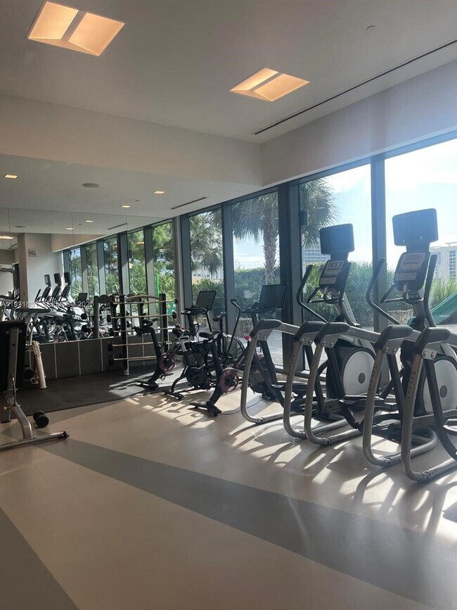 Building Photo - 88 SW 7th St