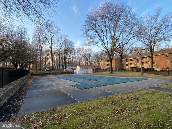 Building Photo - 100 Campbell Cir