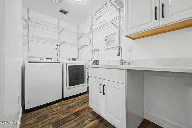 Building Photo - 2837 W Union Hills Dr