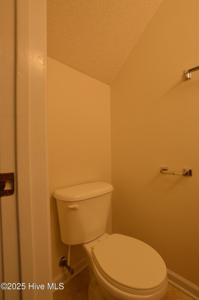 Building Photo - 805 Huff Dr
