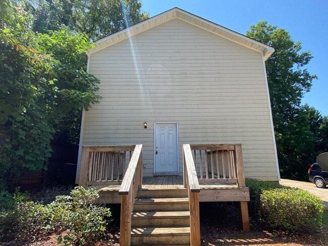 Building Photo - PRE-LEASING FOR AUGUST 2026!