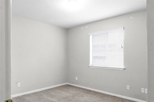 Building Photo - 13031 Bramford Pointe Ln