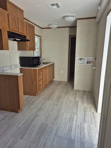 Building Photo - 2924 Dover Ln