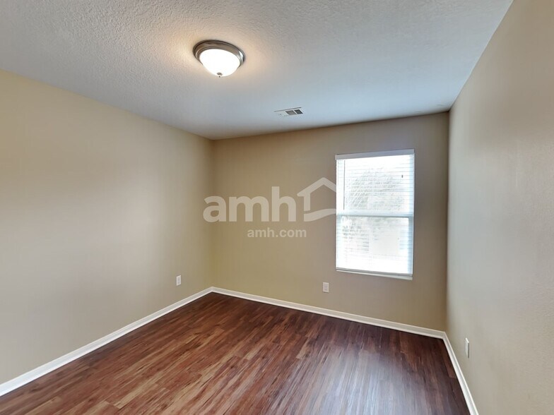 Building Photo - 16727 Foursquare Dr