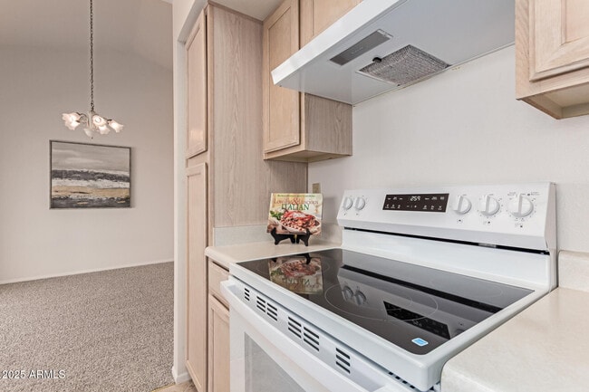 Building Photo - 14638 W Antelope Dr
