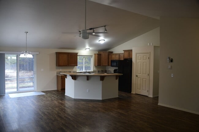 Building Photo - 51325 Mitts Way