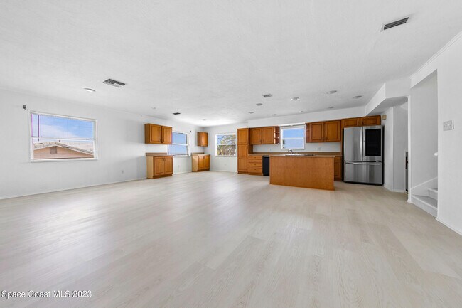 Building Photo - 7810 S Tropical Trail