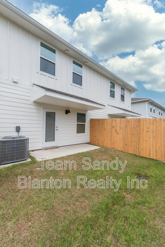 Building Photo - 8706 Meadow Flower Ln