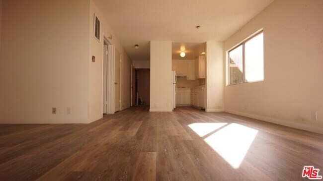 Building Photo - 1538 Stanford St