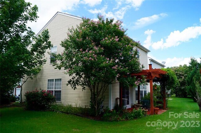 Building Photo - 3304 Mannington Dr